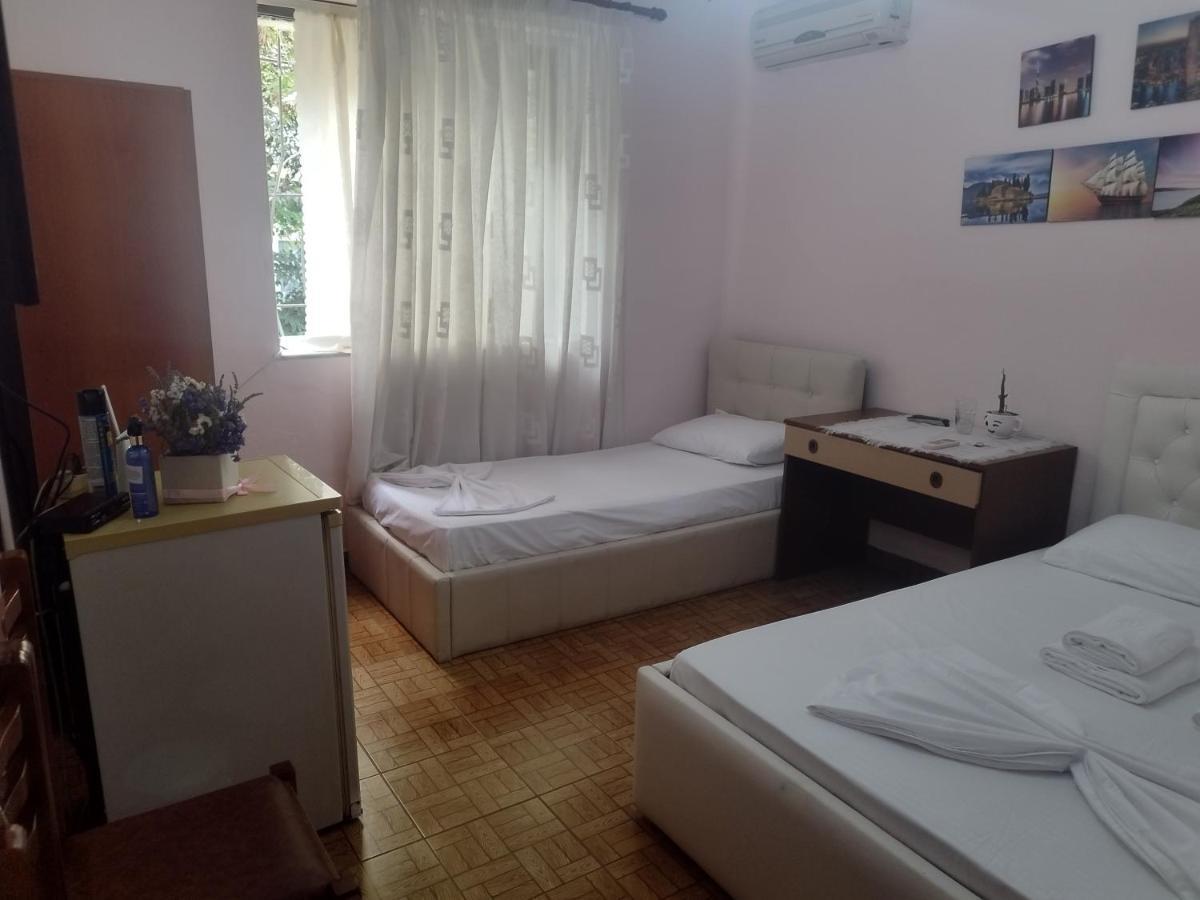 Guest Room Tirana Center Eksteriør bilde